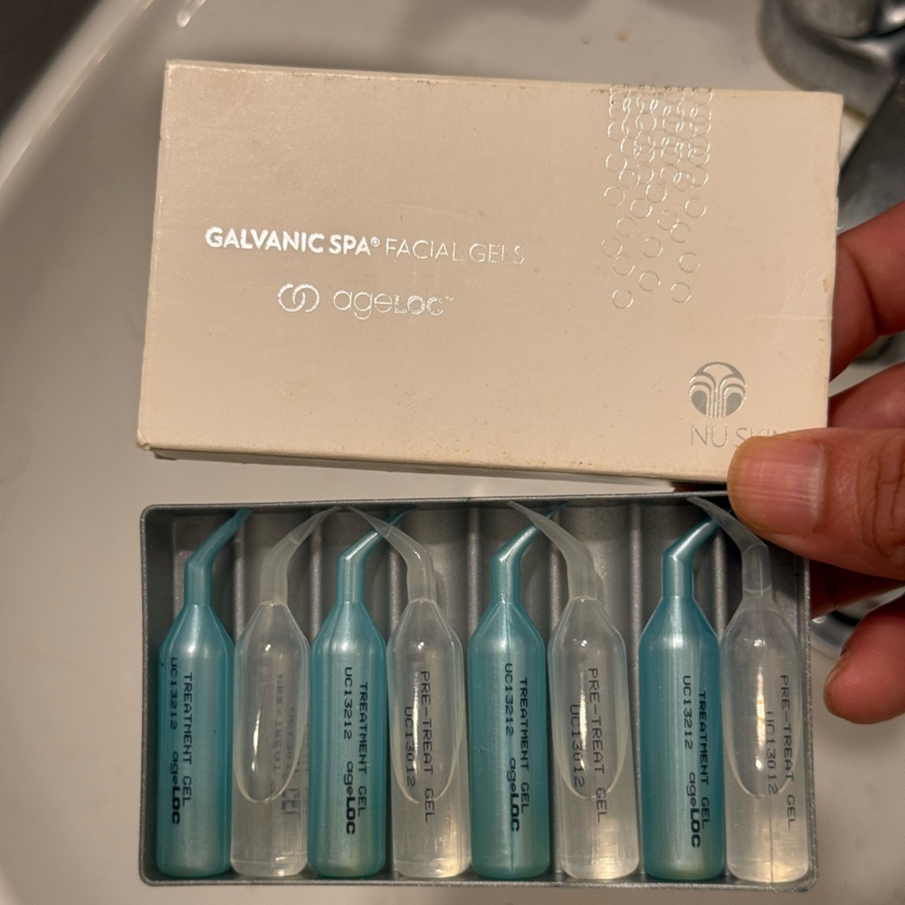 NU SKIN Nuskin Glycanic Spa Facial Gels Single-Use Ampoules set of 8!